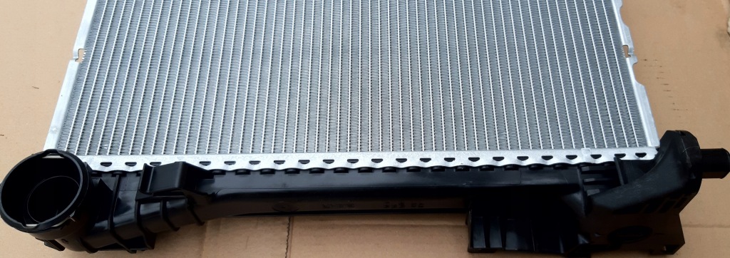 фото №4, Mercedes w204 w212 w218 w207 slk r172 радиатор