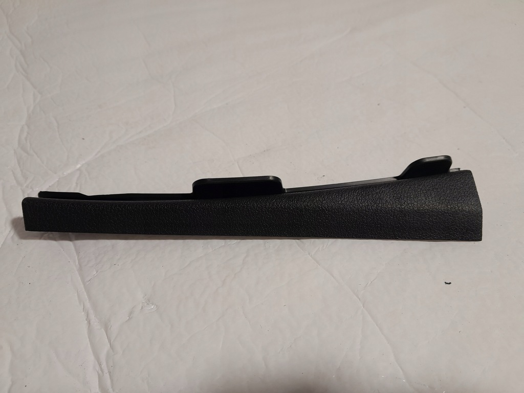 фото №1, Audi a4 b9 lift защита обшивка стойка 8w0868203a