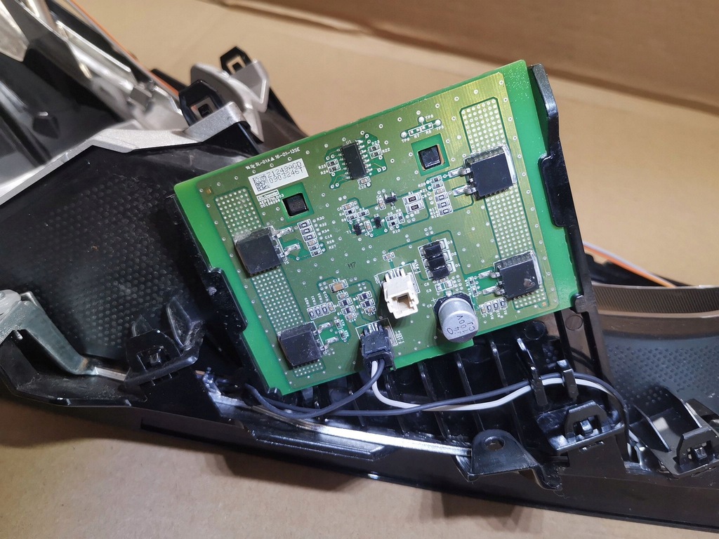 фото №6, Левая рамка led drl hyundai ioniq j06l z1249agd 09032446t 2042c