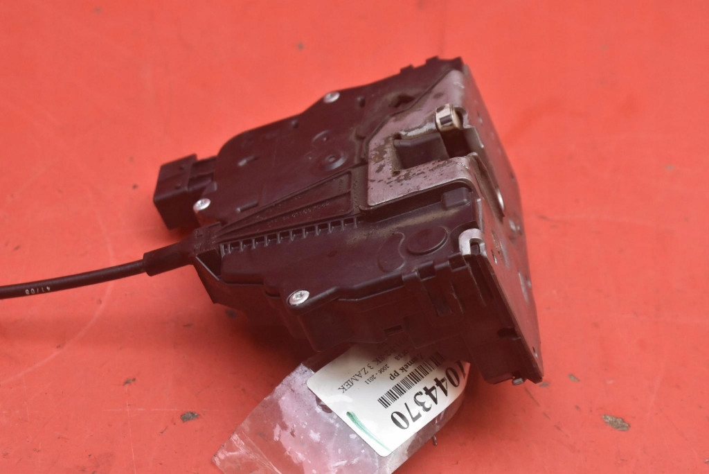 фото №5, Замок двері правий перед передній eu 13258274 opel corsa d 3d hb 06-11