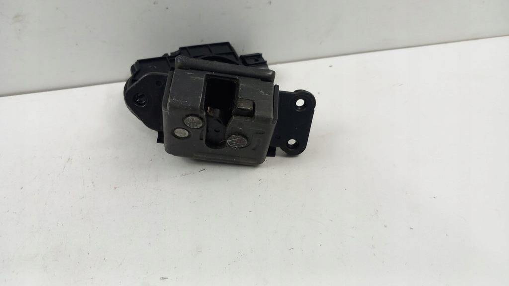 фото №4, Toyota verso 2009-2013 замок крышки задняя