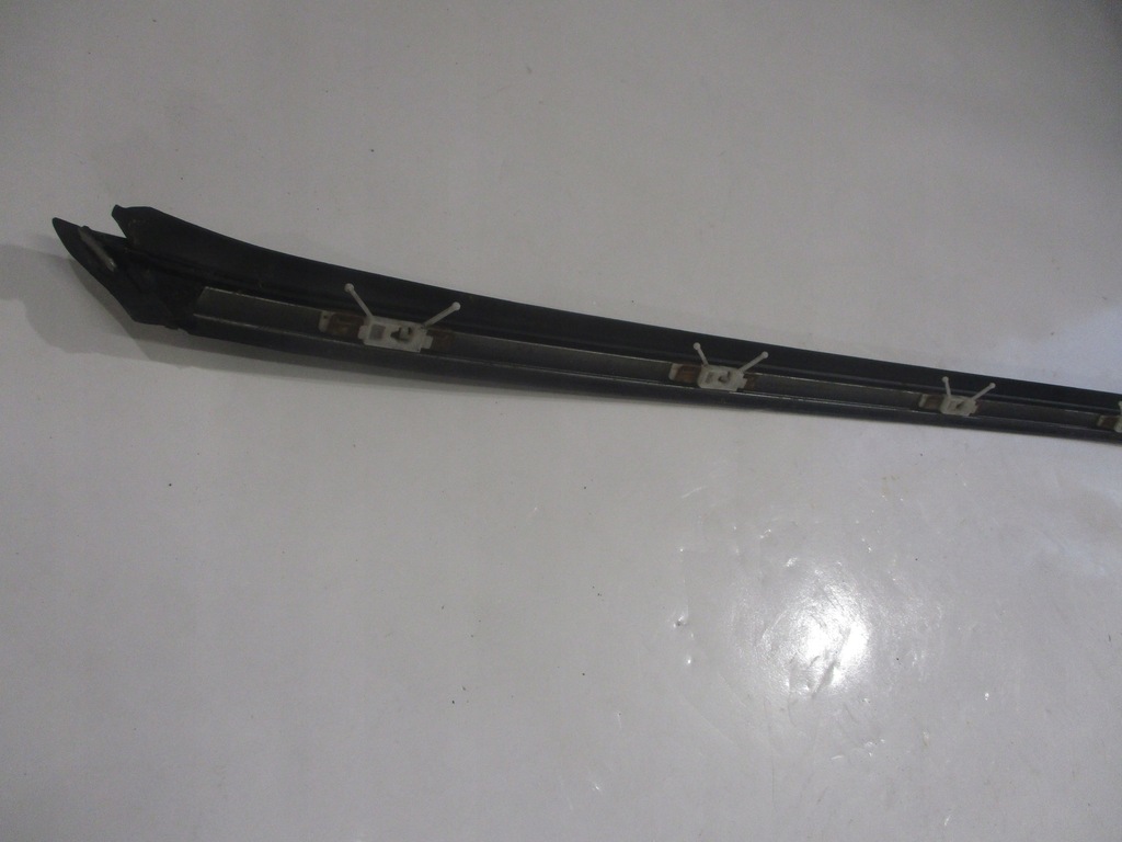 фото №8, Молдинг стекло лобовое перед правая volvo xc60 i przedlift 08-12 484 30784798