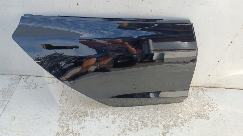 Купить Tesla 3 дверь правое  задняя задняя