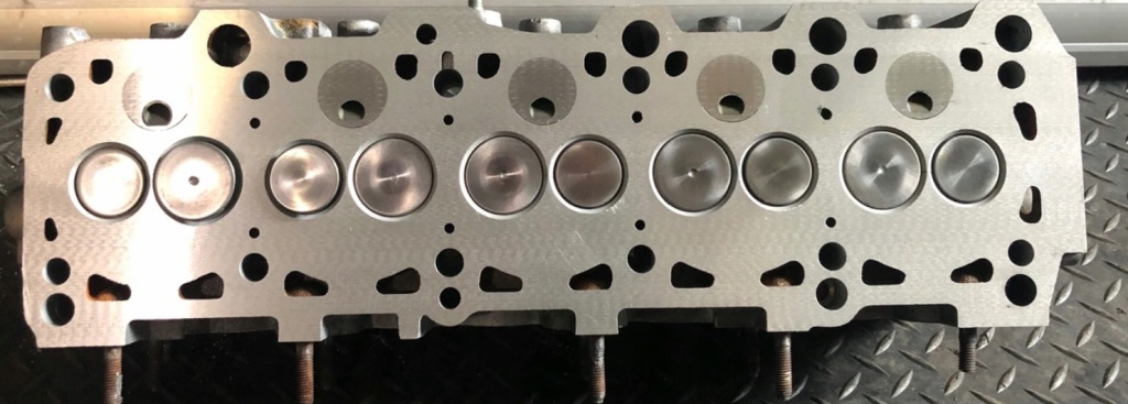 фото №1, Головка vw lt transporter 2.4d - комплектна 074103373 aab