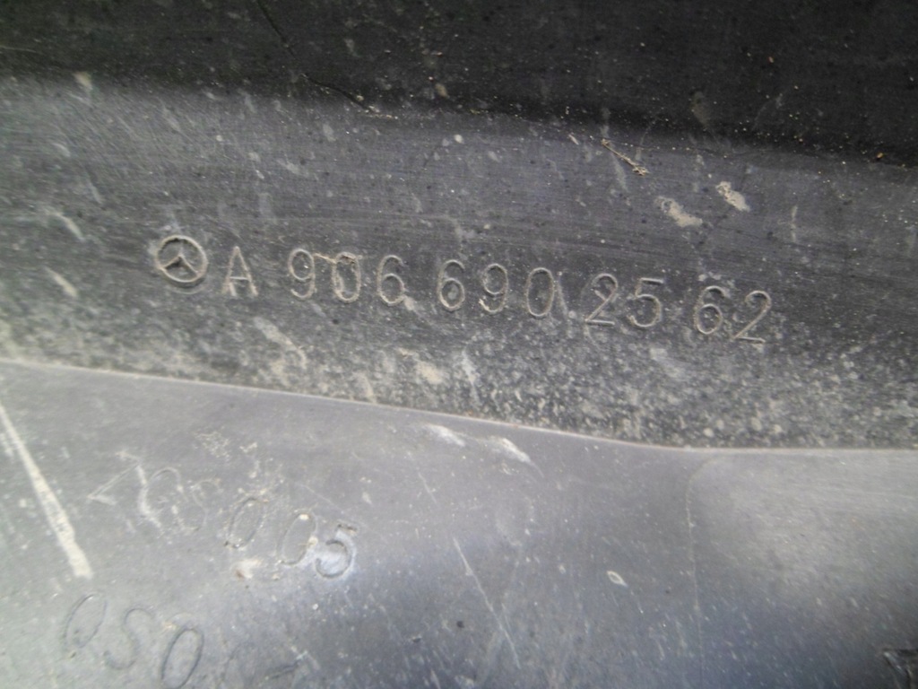 фото №7, Mercedes sprinter w906 молдинг соединитель крыла перед левая белый