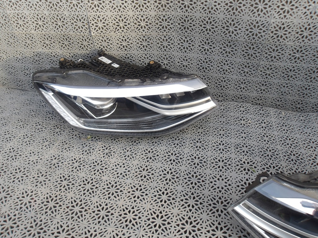 фото №1, Лампа передня права vw caddy full led