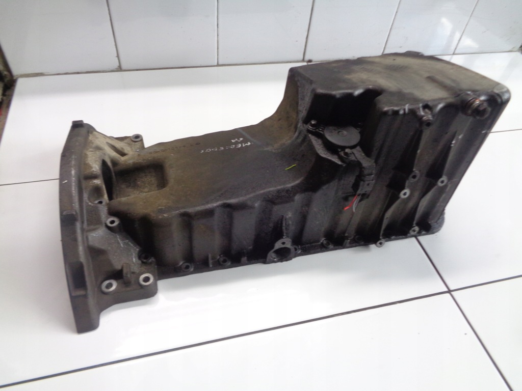 Mercedes 2.2cdi поддон масляная a6460140402 в Украине