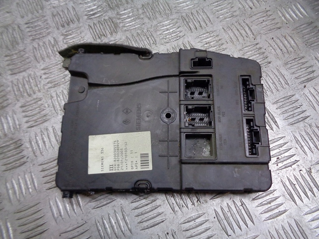 фото №1, Коробка модуль bsi megane ii 1.6 8200305574