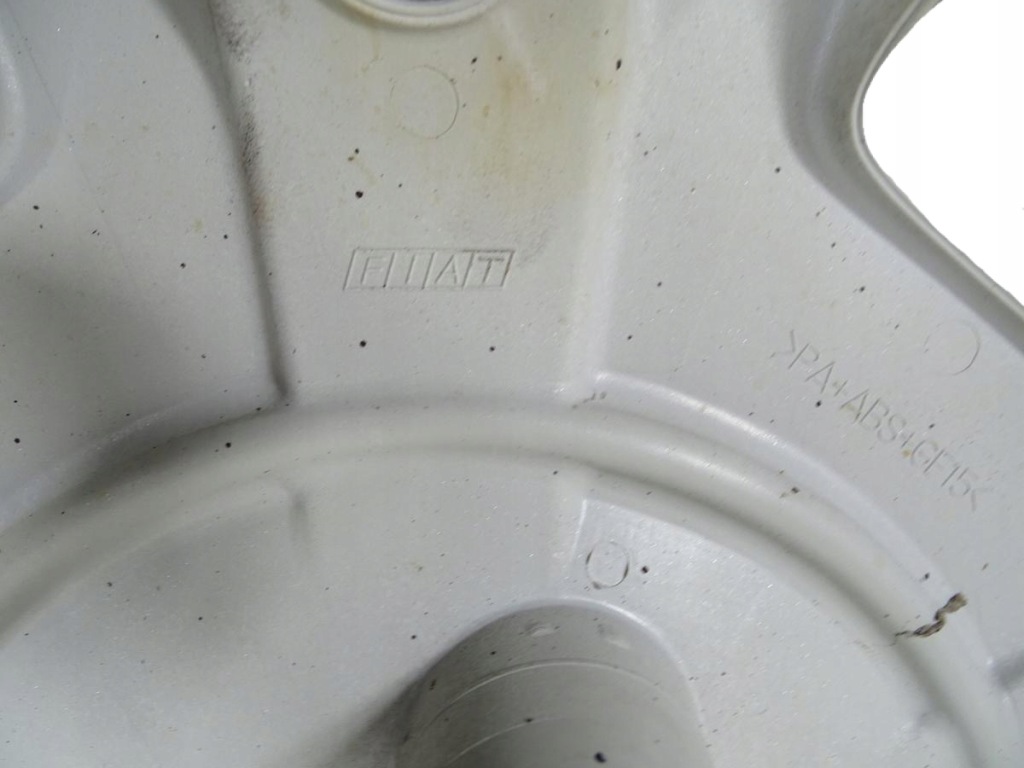 Ковпак кришка кришка 15'' fiat idea 2003-2013 - оригінал - 51718117 Зі Шроту
