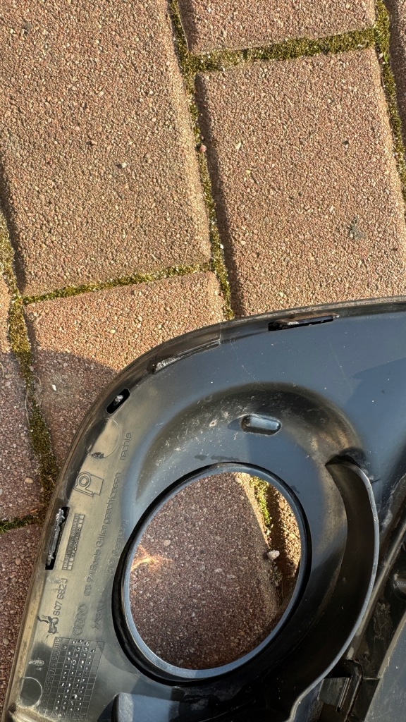 Audi q5 1 8r0 рестайлинг  12-16r решётка бампера правая перед оригинал Недорого