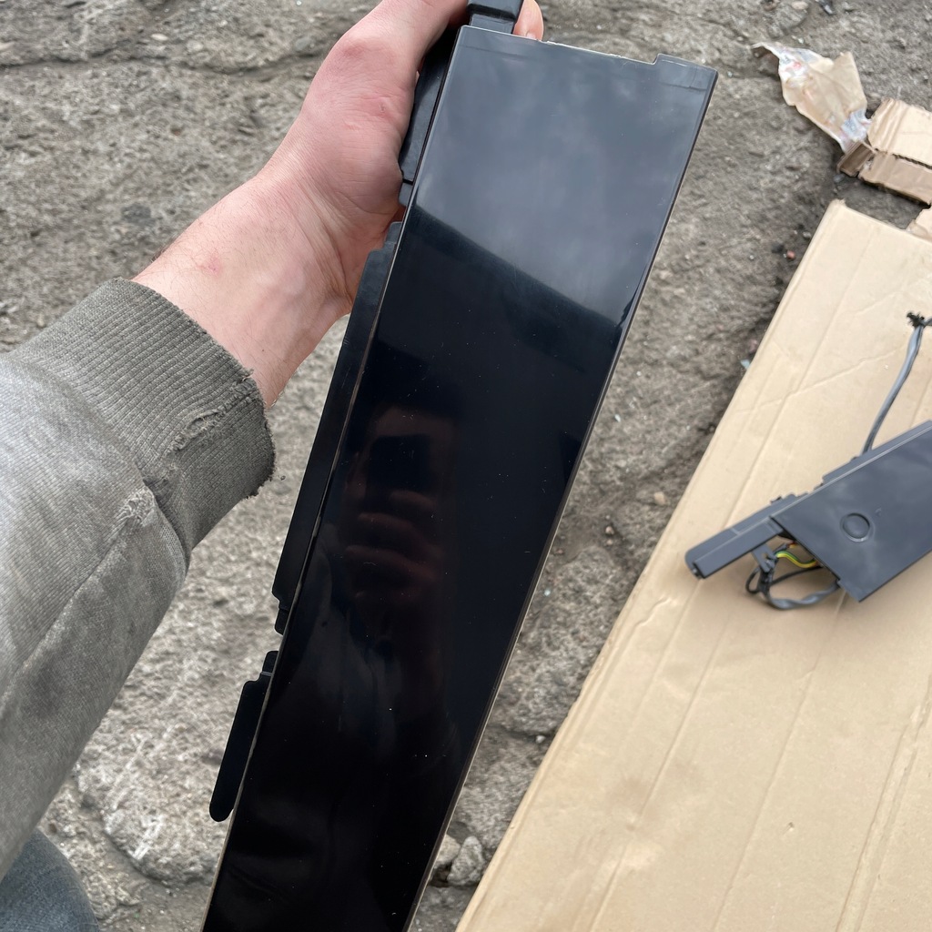 фото №10, Ford mustang mach-e молдинг двері задня лівий lj8b-r254a41-abw