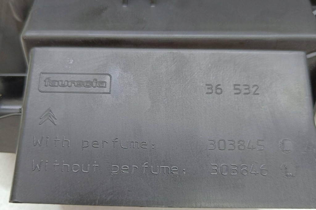 фото №8, Впуск повітря консолі citroën c4 picasso i ud_ 303845 2.0l дизель 100kw