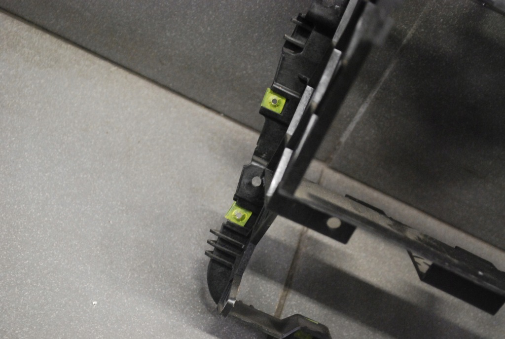 фото №13, Рамка корзина радио vw golf v 1k0858005c