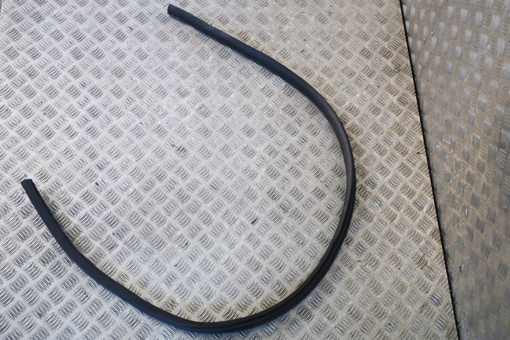 фото №1, Левая прокладка дверь mercedes w205 a2056920176