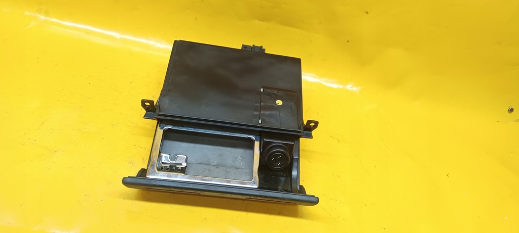 фото №8, Попільничка перед audi a6 c5 4b0857951f