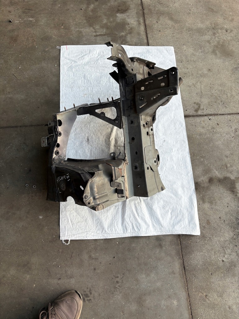 фото №11, Renault megane iii 3 четверть лонжерон левая передняя перед