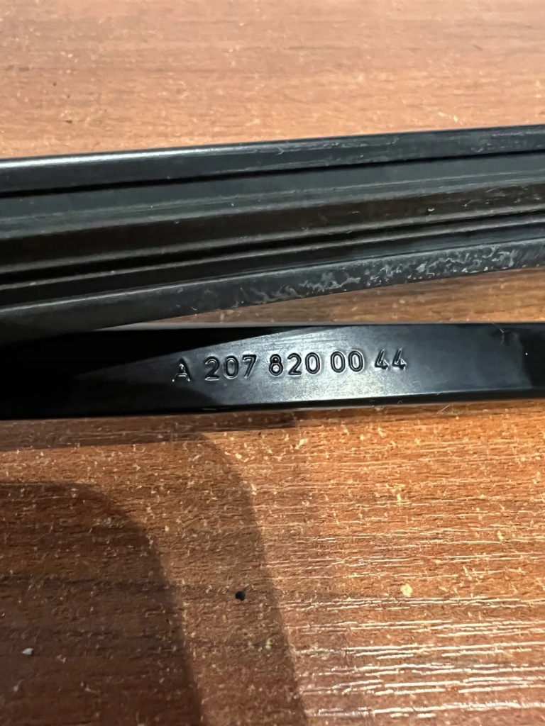 Важіль двірники передньої mercedes-benz c w204 d1764 дизель 2010 Київ