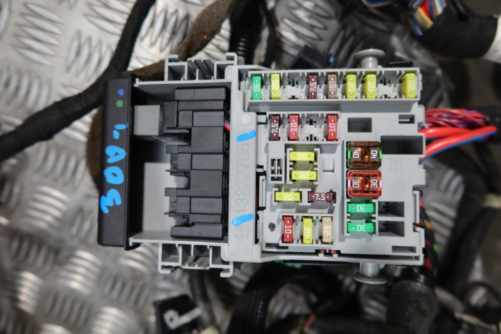 фото №8, Електропроводка pod панель коробка запобіжників astra j iv 13222786