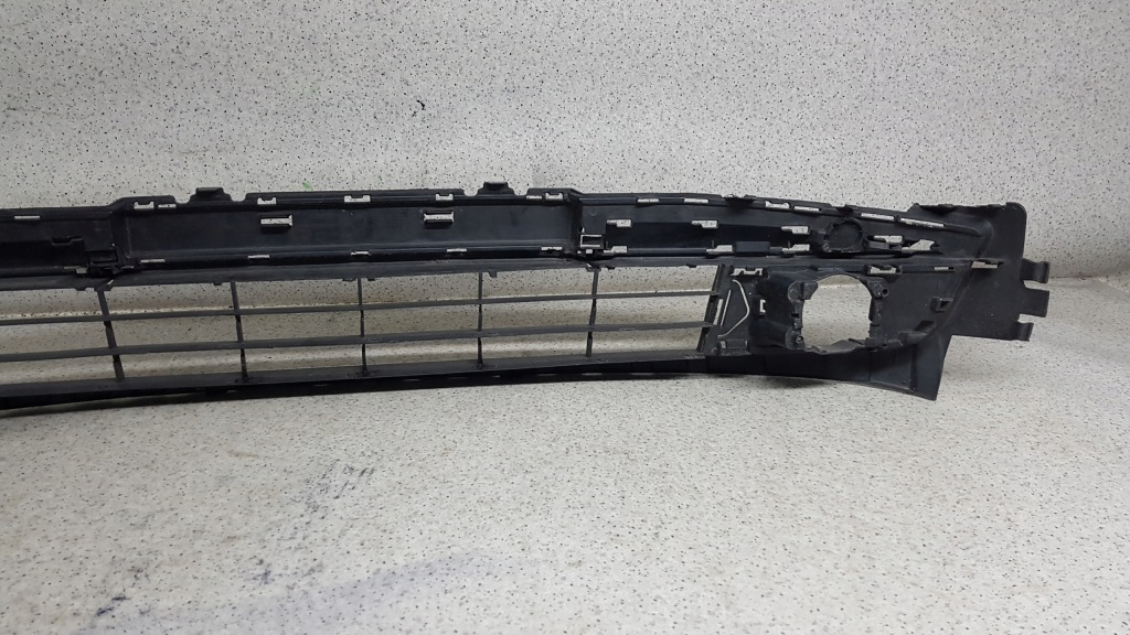 фото №7, Renault laguna iii 3 решётка средняя бампера 2461