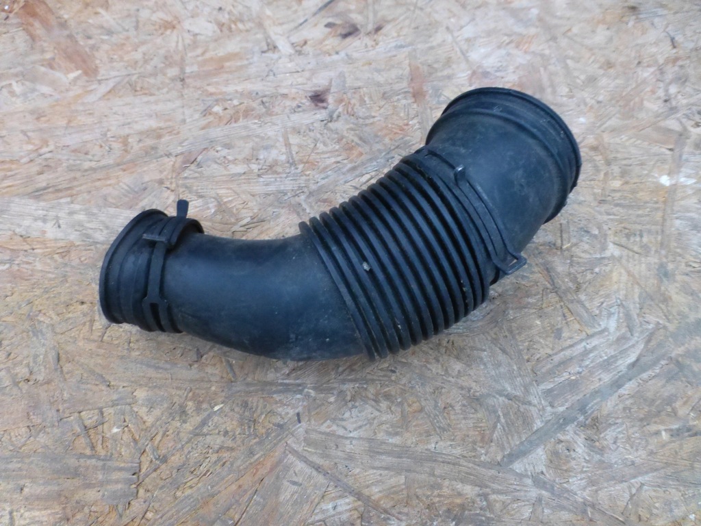 фото №1, Porsche оригинальный номер 95b129609 шланг труба воздухозаборник macan 3.0d