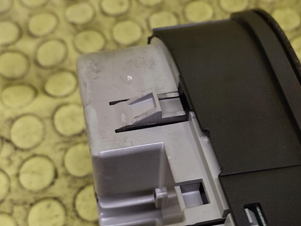 Bmw e46 2.0 d лічильник 4117708 в Україні