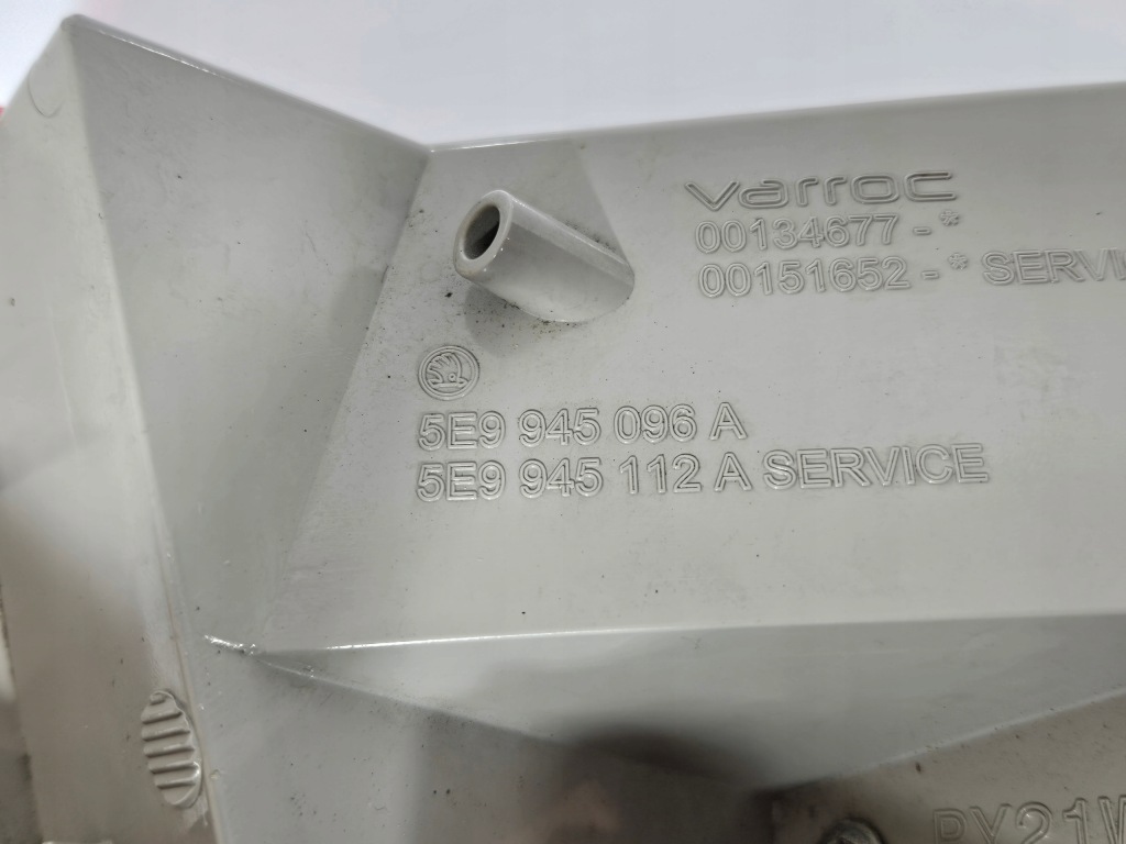 фото №9, Лампа правая задняя задняя skoda octavia iii kombi led