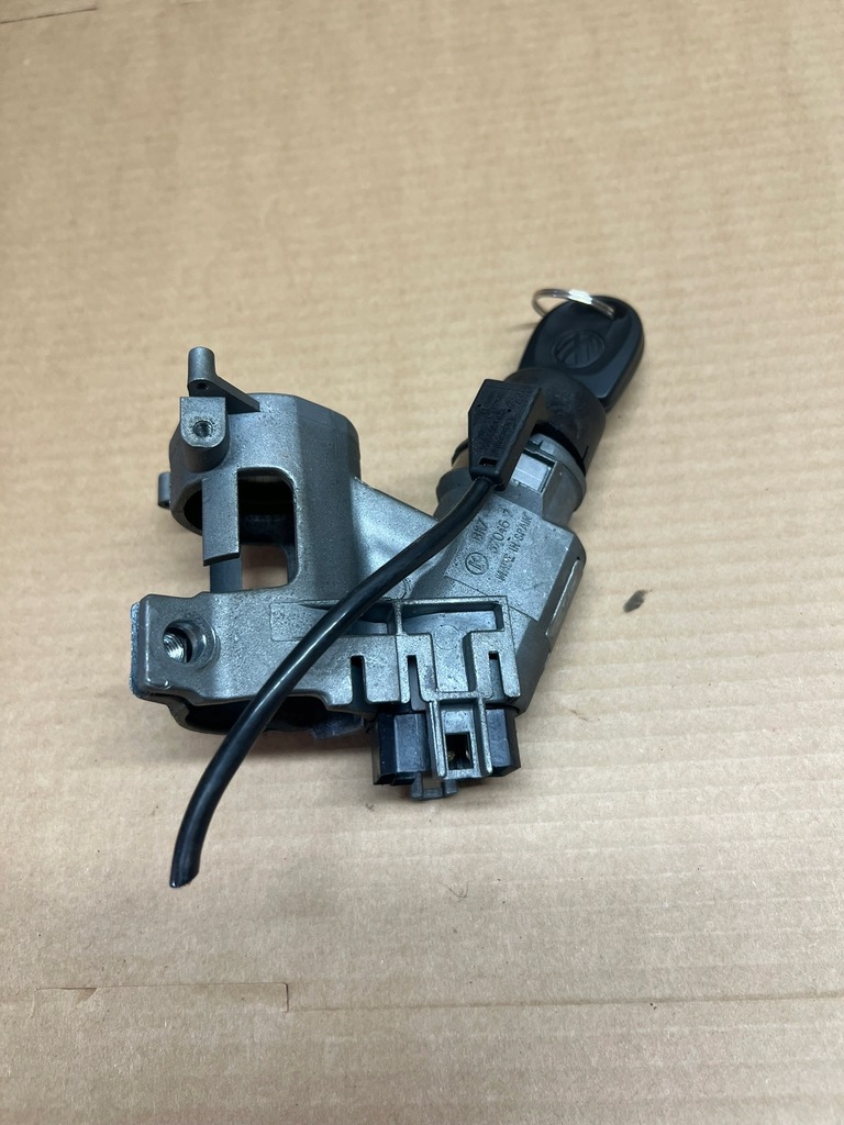 фото №1, Замок зажигания ключ polo lupo arosa 357905851f