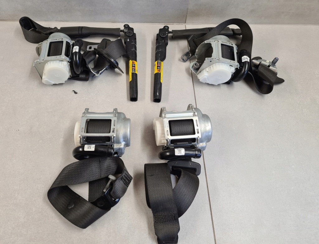 фото №1, Натягувачі натягувачі ременів ремені безпеки 4x astra v k kombi комплект