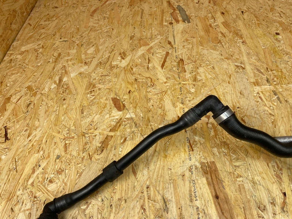 Патрубок труба шланг води bmw f39 f40 f45 f46 f48 mini f55 f56 f57 f60 8514047 Зі Шроту