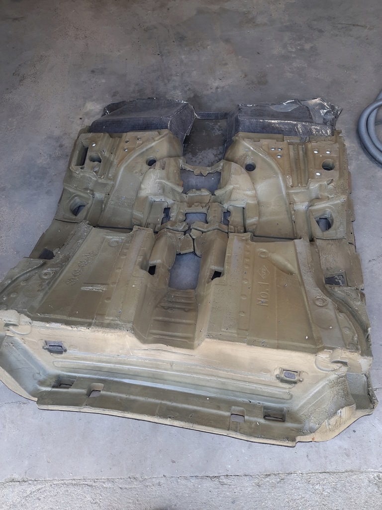 фото №9, Opel astra k коврик обшивка kombi 1.6 cdti 16r.