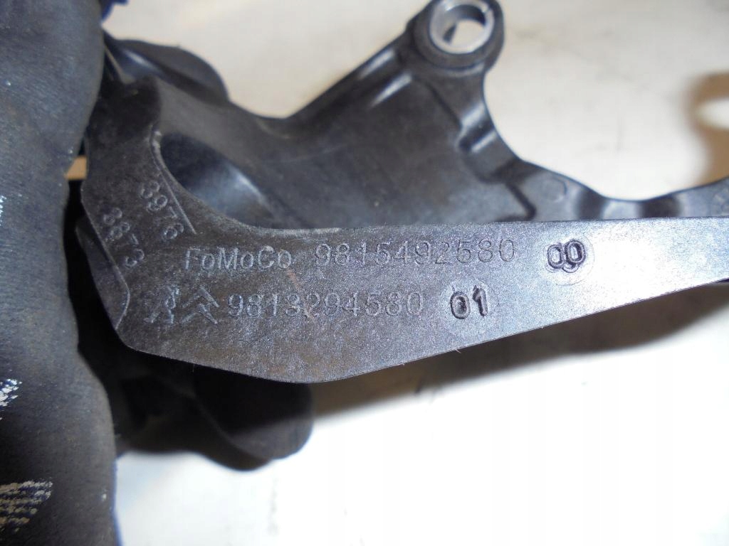 Кронштейн держатель тросов переключения передач 9815492580 peugeot 3008 2 2 1,5d с Разборки