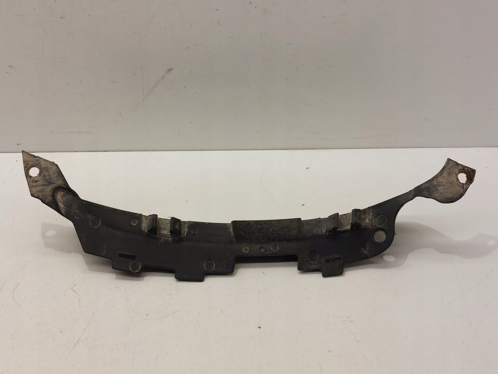 Купити Volkswagen passat b8 2016 правий сторона бризковики передні