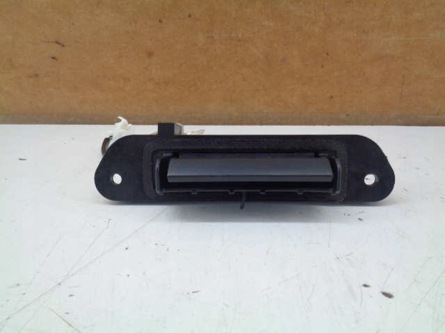 фото №1, Outlander ii кнопка відкривання кришки задня