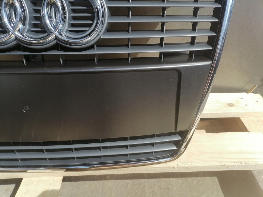 фото №14, Audi a4 b7 решётка радиатора средняя решётка радиатора хром