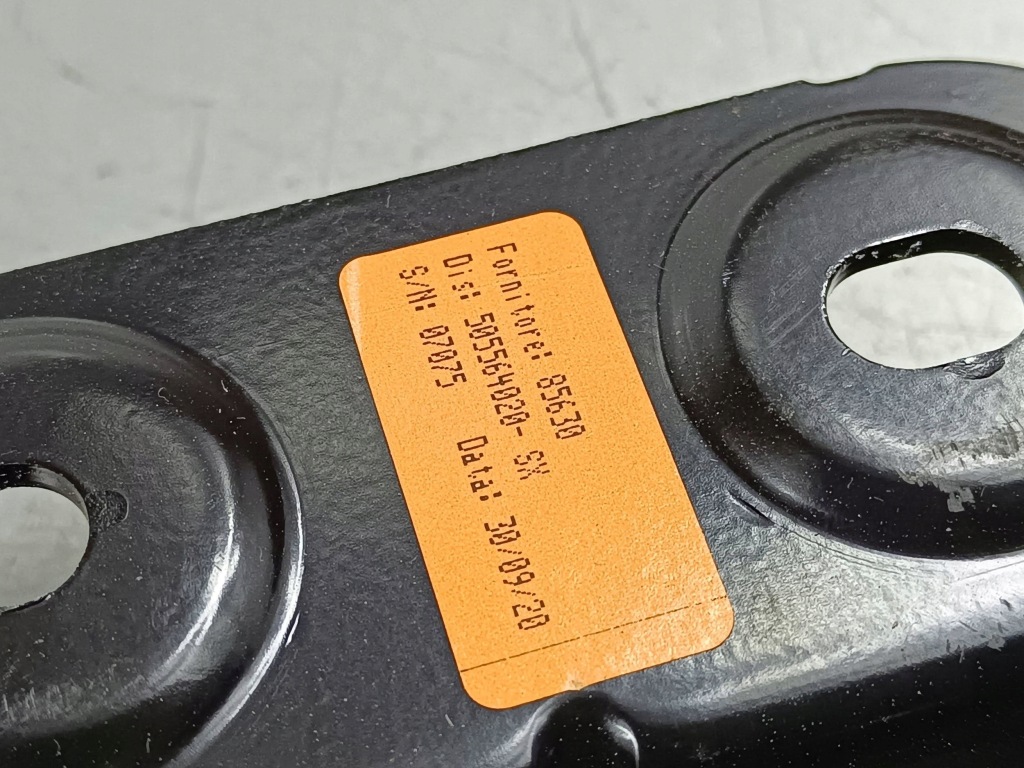 2021 alfa romeo stelvio защёлка спинка сиденье 05958 Недорого