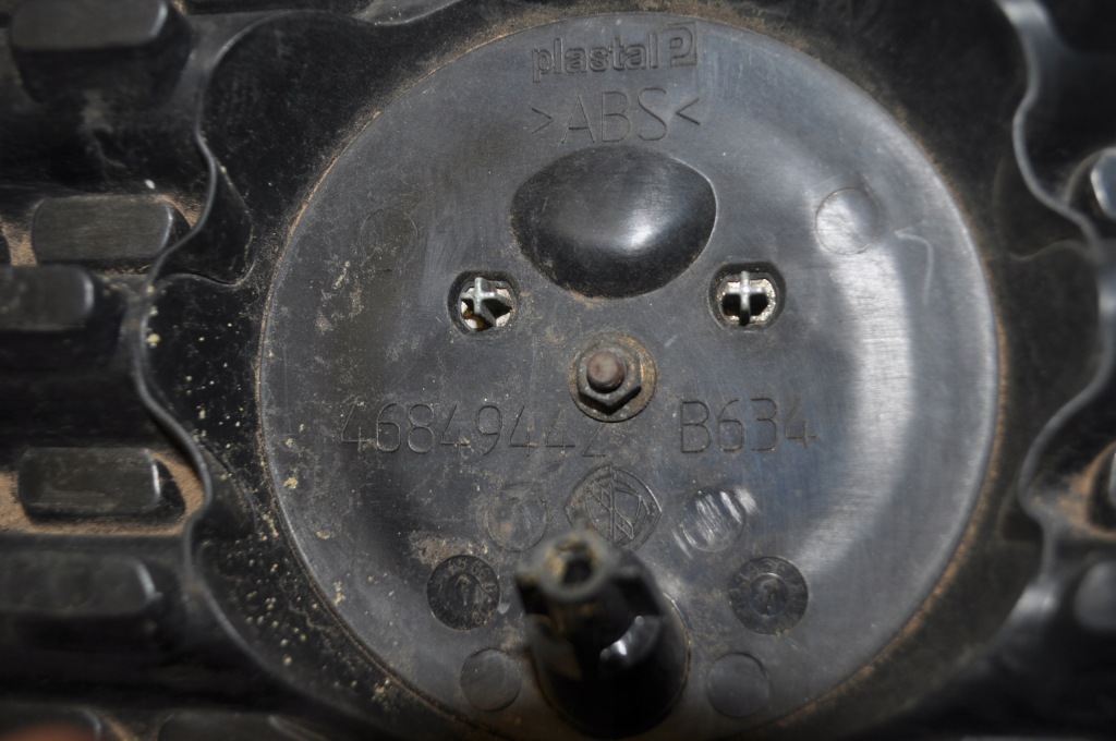 Решётка  решётка радиатора бампера fiat punto 2 рестайлинг  46849442 Киев