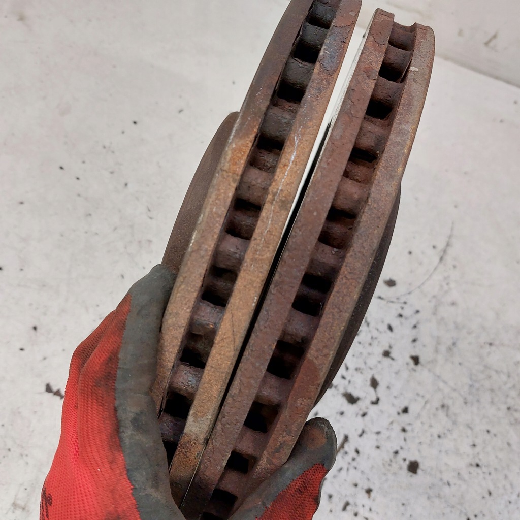 фото №12, Audi a5 8t 3,0d гальмівні диски гальмівні вентильовані передні