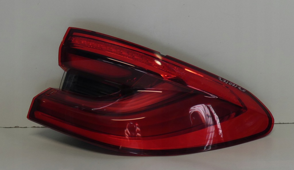 фото №1, Bmw 6 g32 gt 19- 7376484 лампа правая задняя задняя led