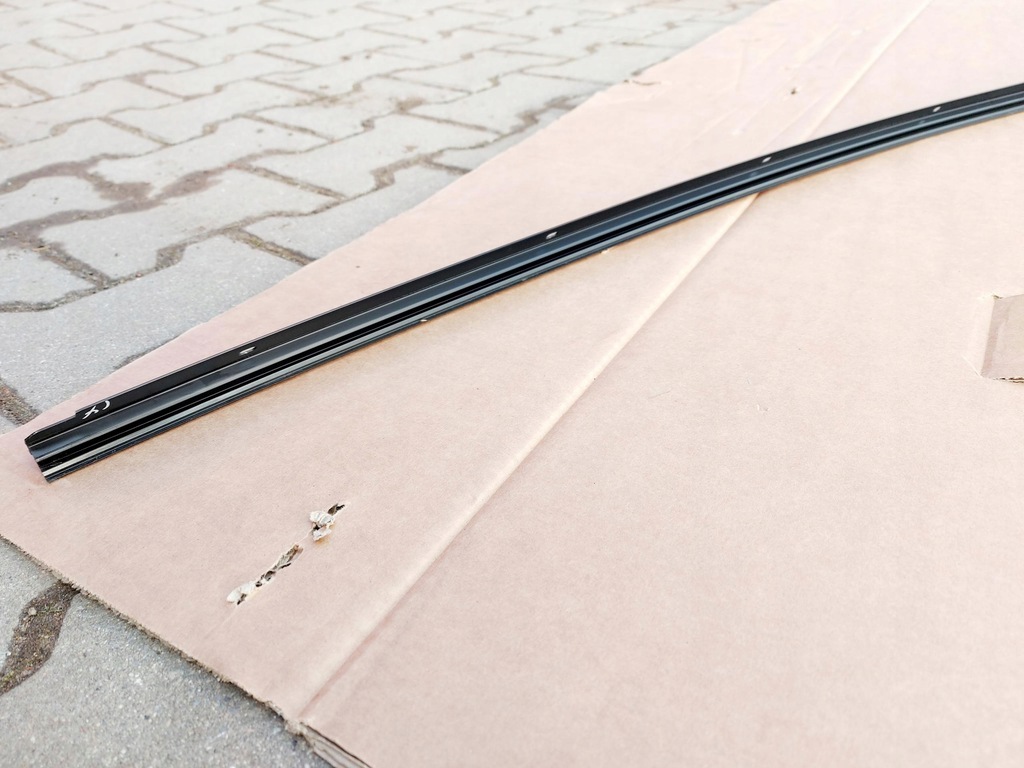 фото №11, Tesla 3 tesla iii 22r. молдинг кровельная левая czarna 1083519-01-d