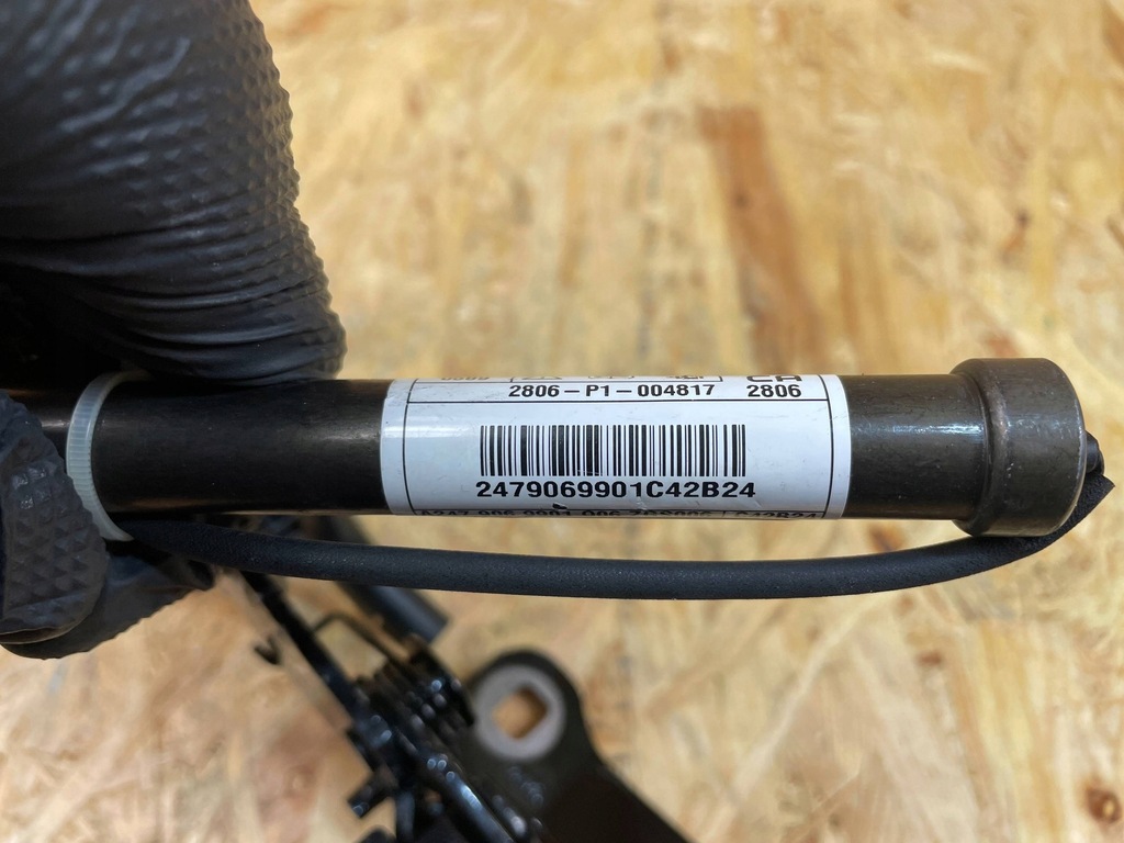 фото №10, Петля капот пиротехнический патрон левый mercedes gla w247 h247 a2478806901