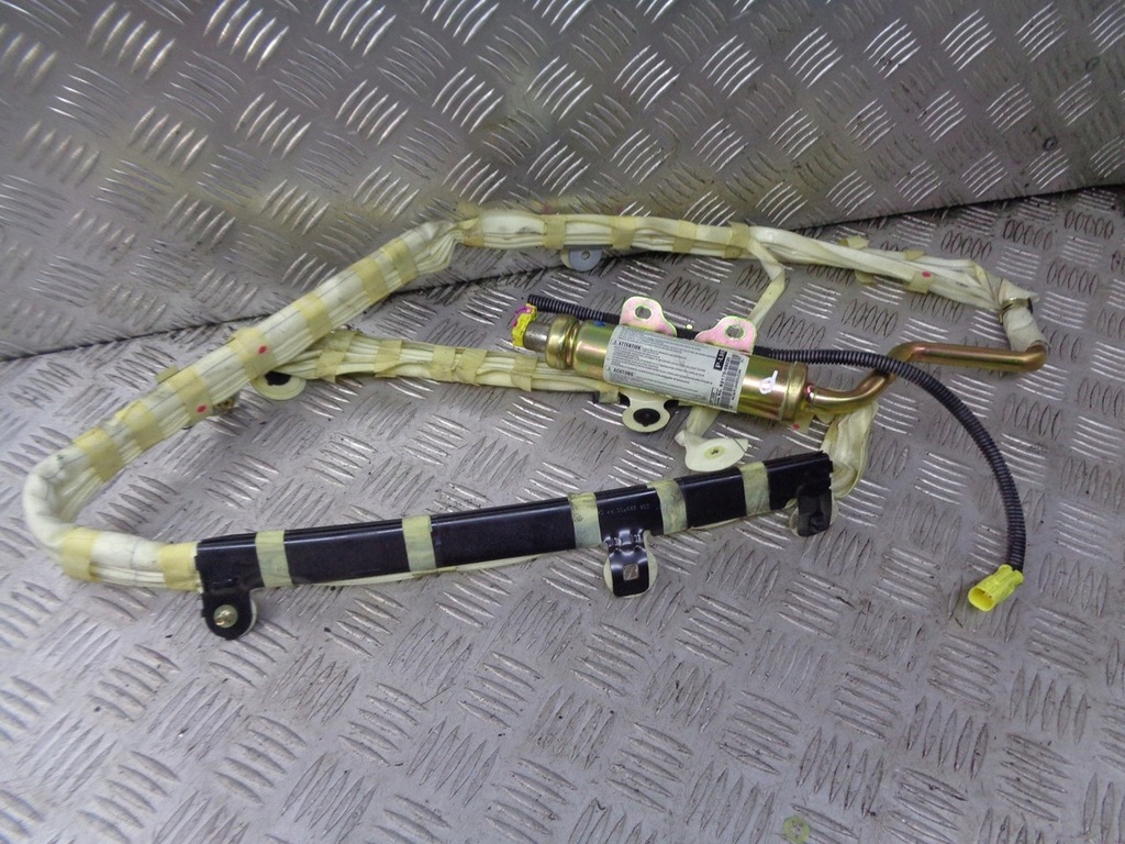 фото №1, Шторка безопасности воздушная правая avensis t22 kombi