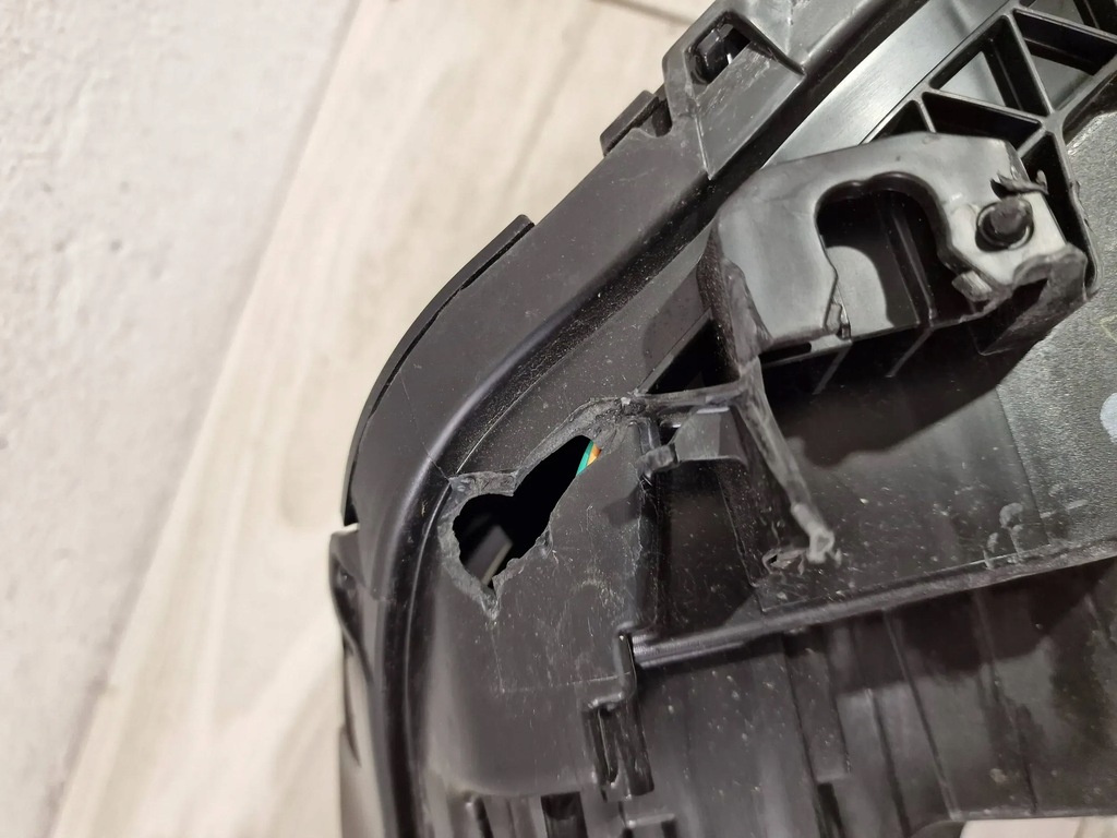 фото №11, Toyota corolla cross фара правый 81110-16840przednie