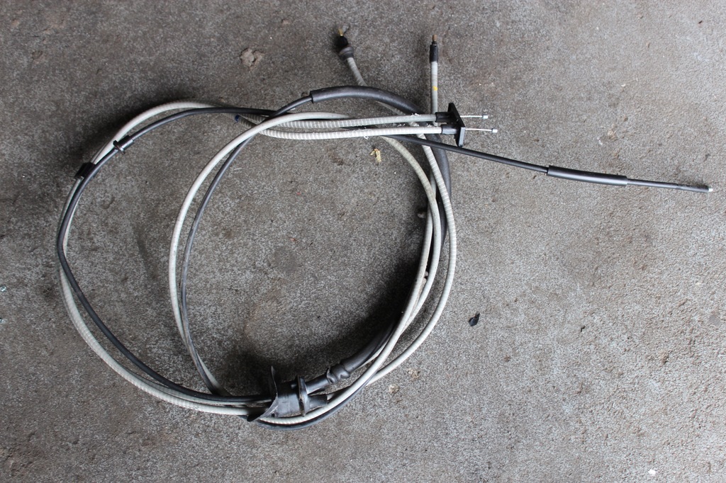 фото №1, Dacia sandero i тросы лампа перед капот замка