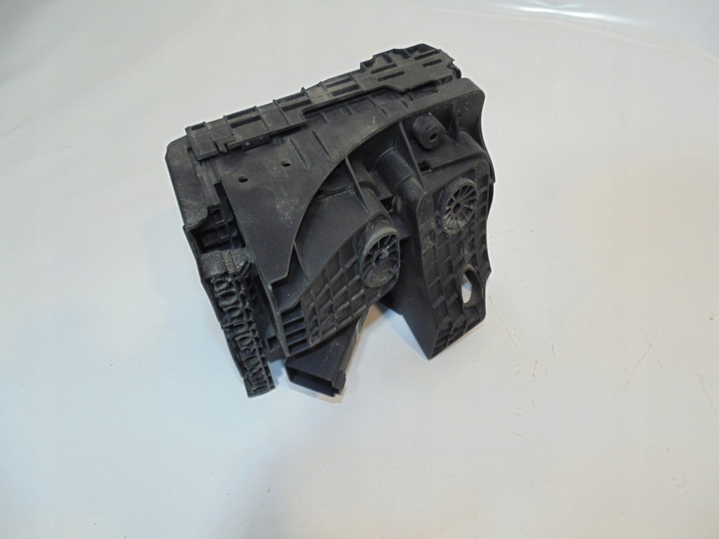 фото №5, Volkswagen caddy iii 3 коробка запобіжників 1k0937125a 01718130 vw golf v