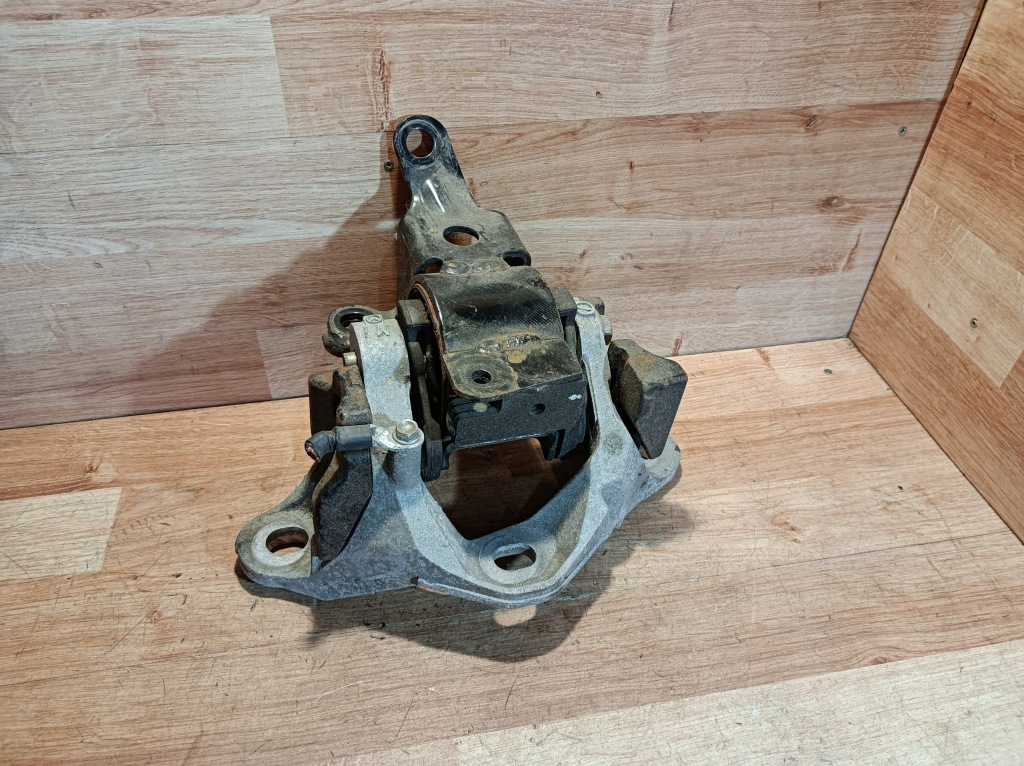 фото №1, Кронштейн подушка коробки передач 2.0 16v skyactive mazda 3 iii bm 13-18