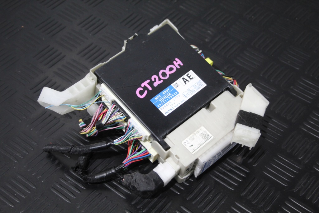 Купить Модуль блок управления lexus ct200h 89221-76020