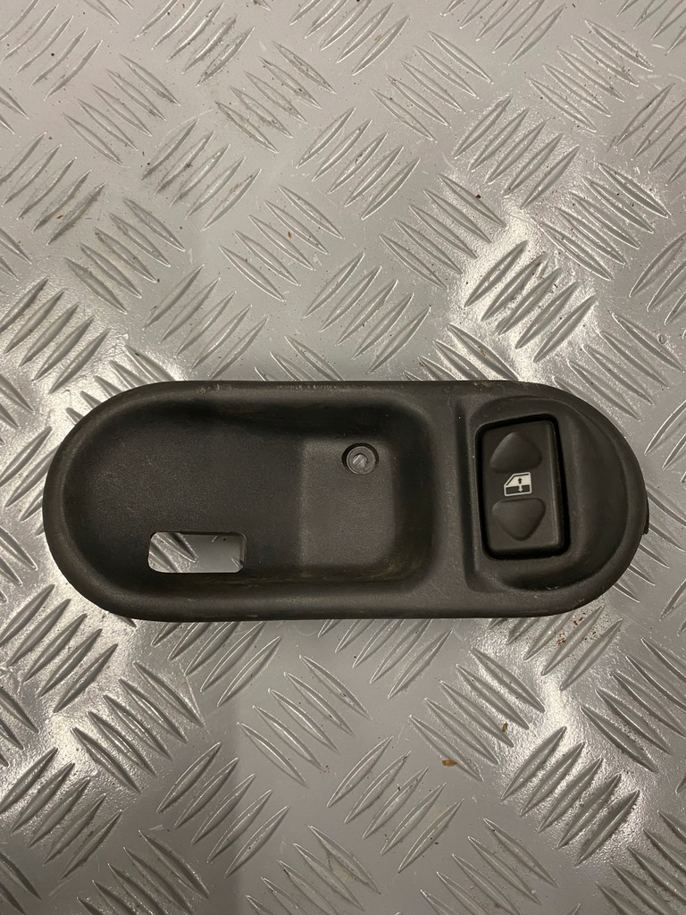 фото №1, Панель стекло awr6051 защита land rover discovery ii