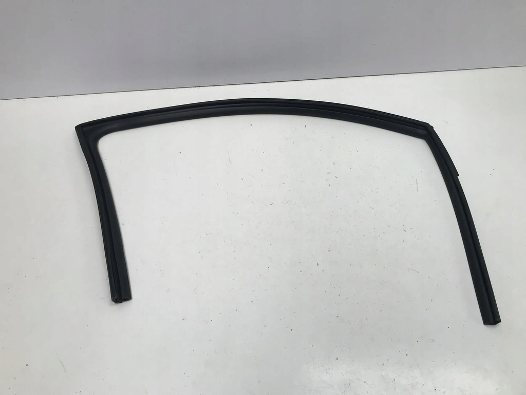 фото №1, Kia niro ii ev 2024 прокладка рамка дверь стекло правый перед