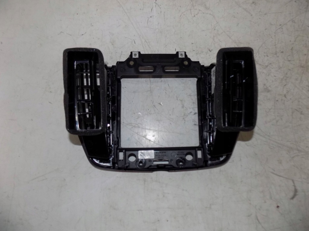 фото №3, Volvo xc60 ii рамка дисплея радіо ґрати обдув 31417738