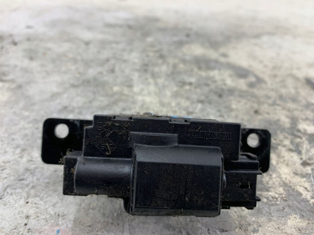 фото №4, Renault clio iii замок крышки багажника